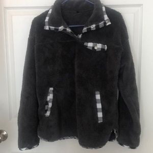 Size small comfy fleece never worn, no tags